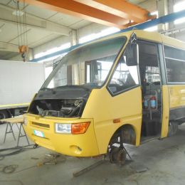 Riparazione scuolabus